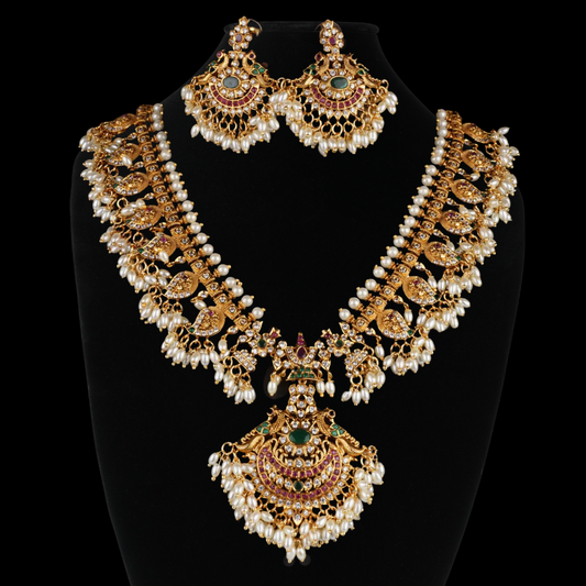 Vamika Kundan & Beads Matt Finish Necklace With Earrings